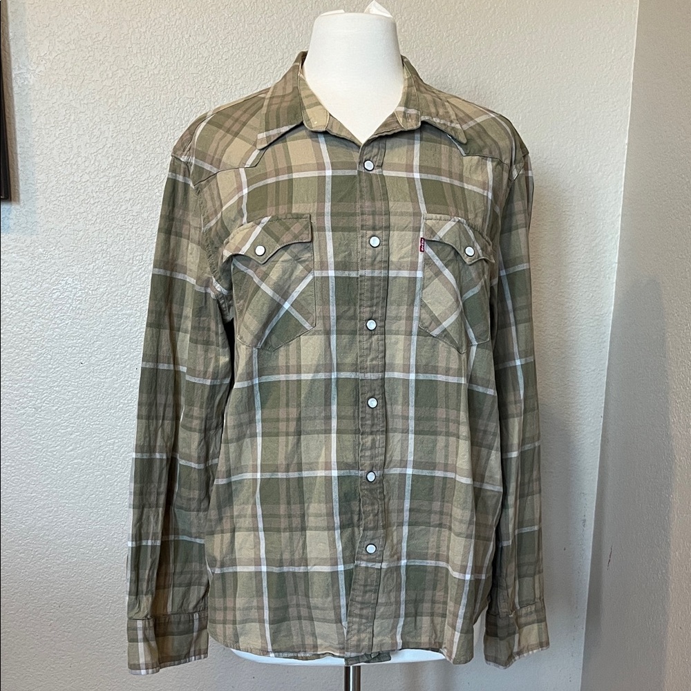 Levi’s plaid western Button up long sleeve shirt